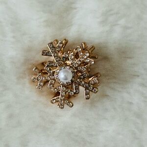 Mini Hair Claw Clip, Gold Snowflake Pearl Rhinestones